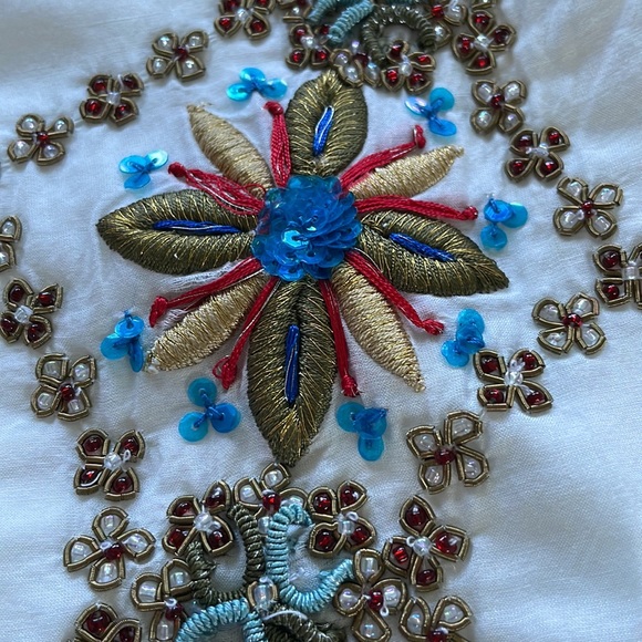 ABS by Allen Schwartz embroidered and beaded tunic - Picture 7 of 10